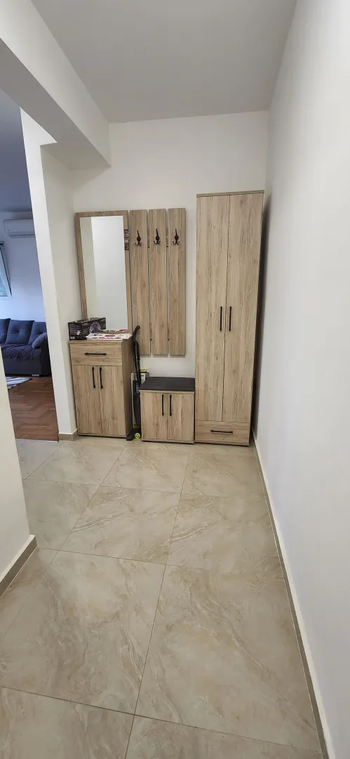 Izdavanje, jednosoban stan, 49m², Radanovići, Kotor
