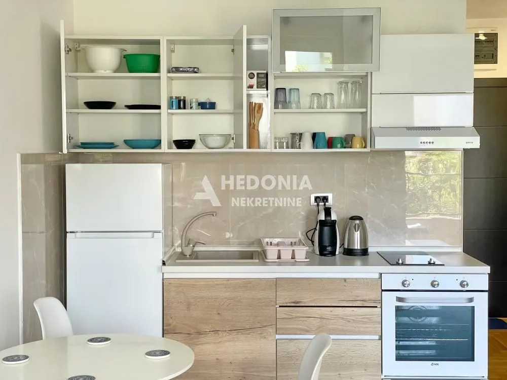 Rent, one bedroom apartment, 30m², Stari Grad, Beograd
