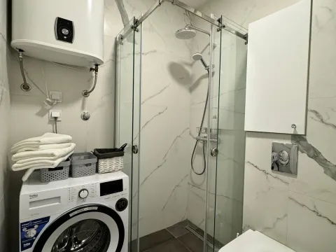 Izdavanje, jednosoban stan, 50m², Bečići, Budva - image 11