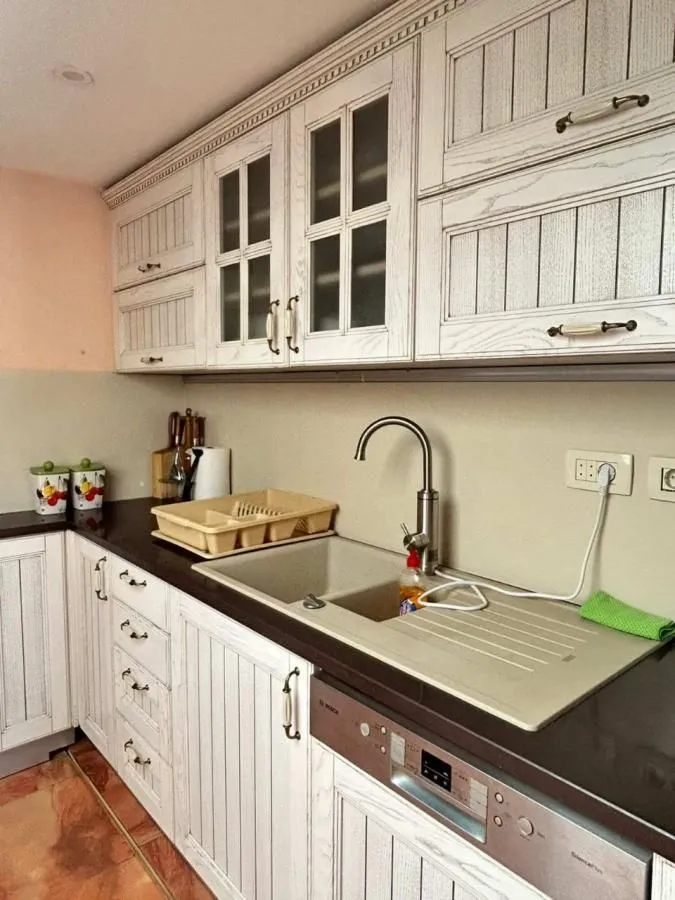 Izdavanje, dvosoban stan, 120m², Seljanovo, Tivat