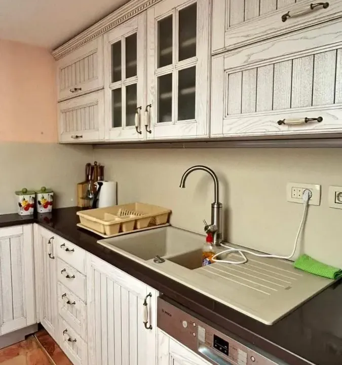 Izdavanje, dvosoban stan, 120m², Seljanovo, Tivat