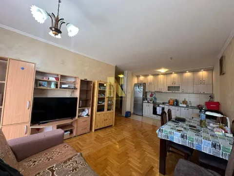 Izdavanje, dvosoban stan, 54m², Salajka, Novi Sad Sve Podlokacije - image 2