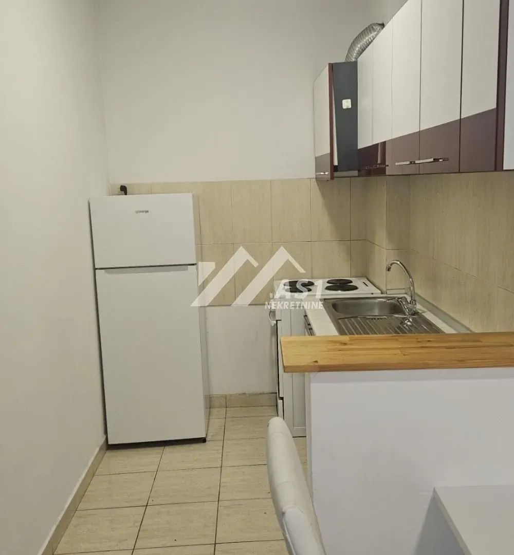 Izdavanje, jednosoban stan, 33m², Grbavica, Novi Sad Sve Podlokacije