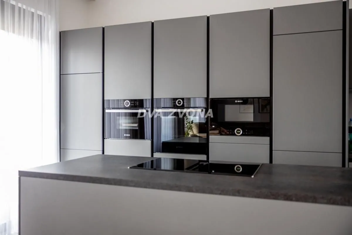 Prodaja, stan, 309m², Bulevar Evrope, Novi Sad Sve Podlokacije
