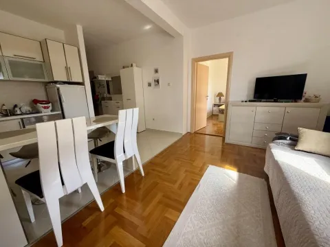 Sale, one bedroom apartment, 47m², Petrovac, Budva - image 12