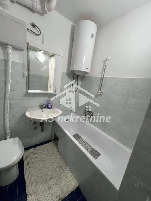 Izdavanje, trosoban stan, 70m², Novi Beograd Blok 23, Novi Beograd Sve Podlokacije