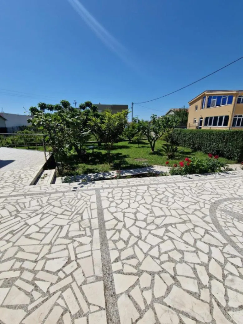 Sale, house, 130m², Tomba, Bar