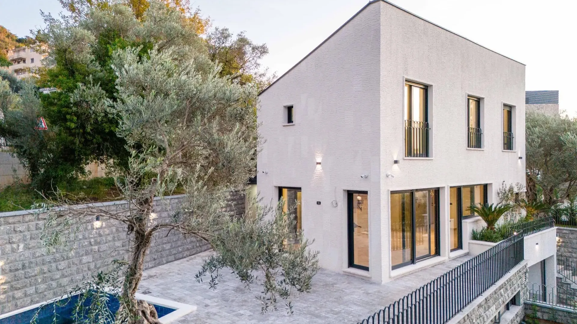 Prodaja, kuća, 240m², Kamenovo, Budva