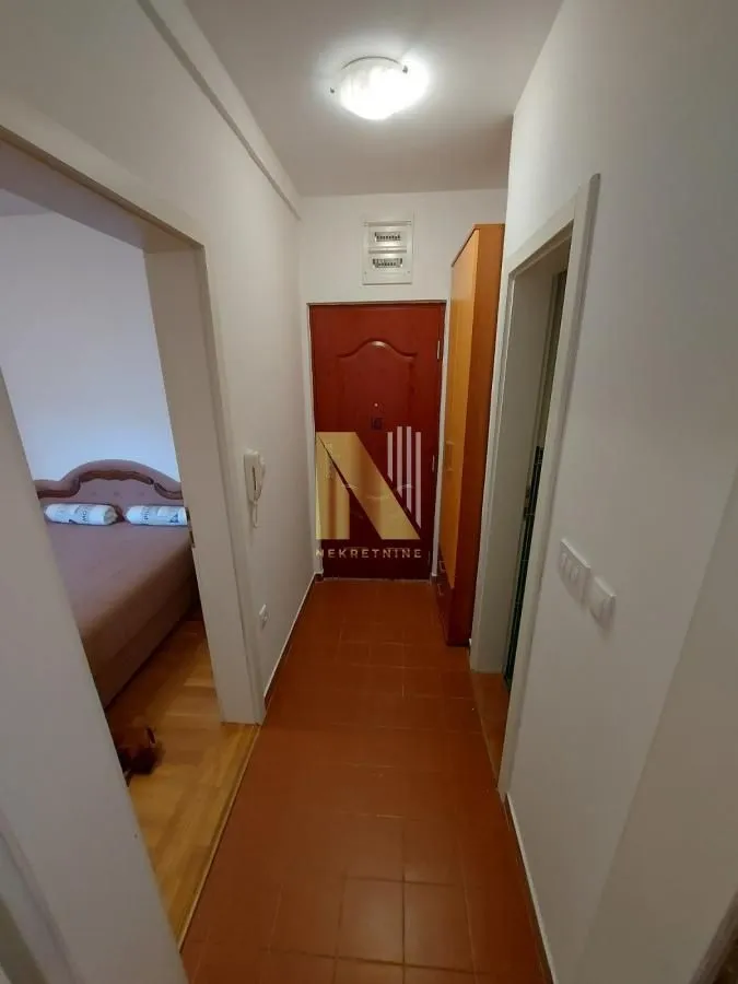 Izdavanje, dvosoban stan, 35m², Socijalno, Novi Sad Sve Podlokacije