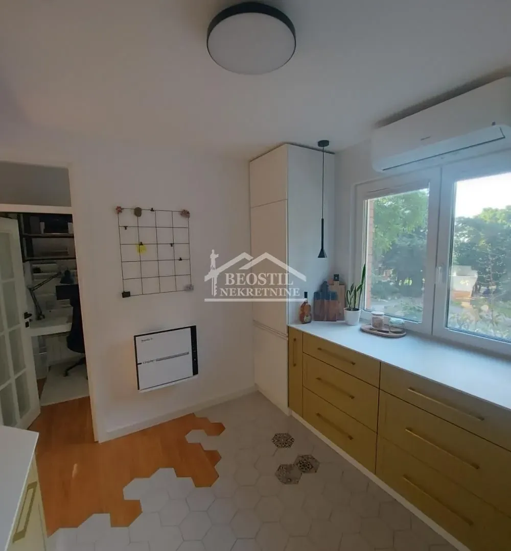 Sale, three bedroom apartment, 74m², Višnjička Banja, Palilula Sve Podlokacije