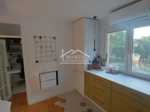 Sale, three bedroom apartment, 74m², Višnjička Banja, Palilula Sve Podlokacije - image 12