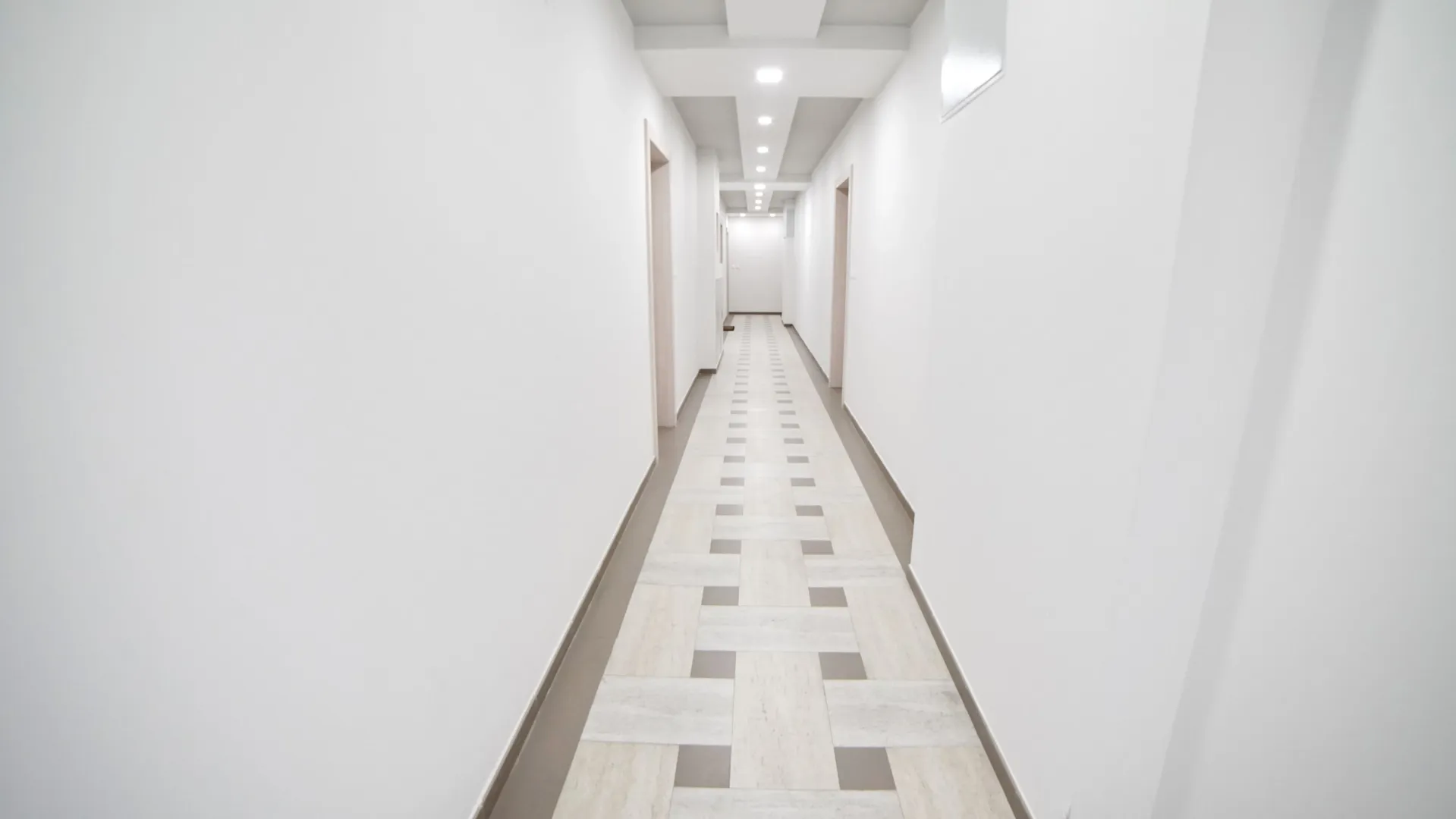 Izdavanje, jednosoban stan, 40m², Central Point, Podgorica