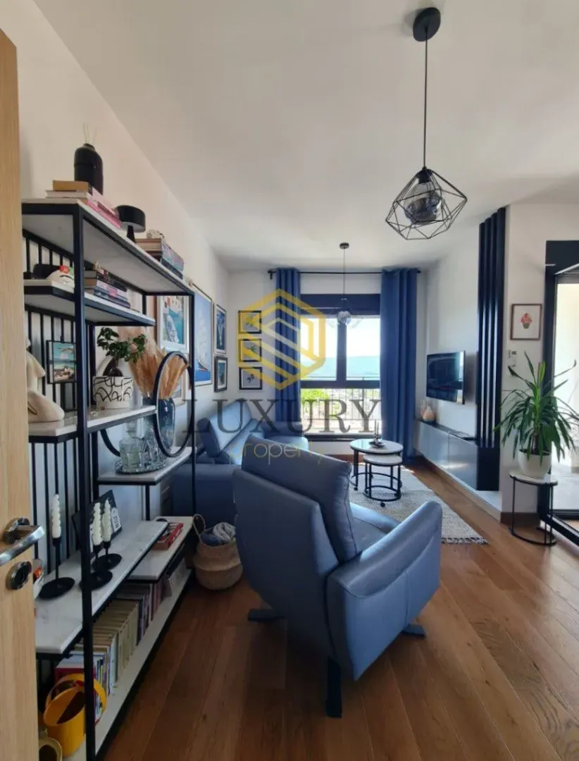 Izdavanje, jednosoban stan, 47m², Kava, Tivat