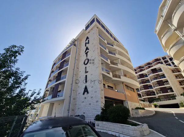 Prodaja, trosoban stan, 93m², Bečići, Budva
