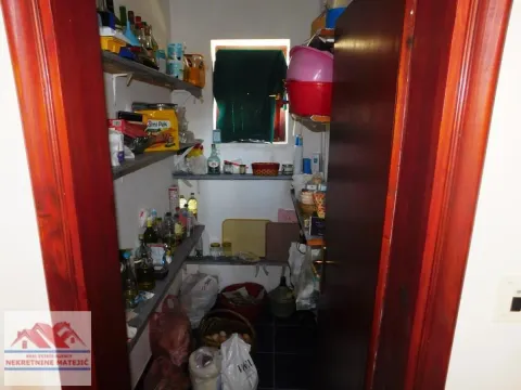 Prodaja, kuća, 220m², Kragujevac, Srbija - image 31