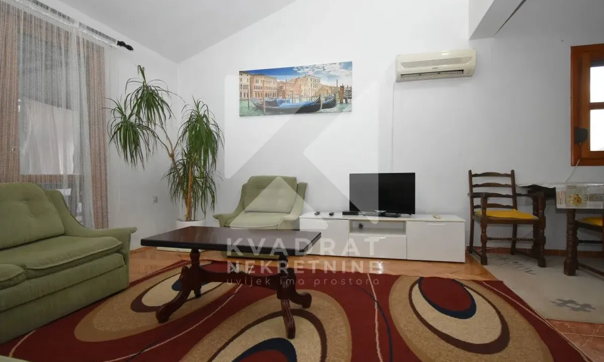 Izdavanje, dvosoban stan, 92m², Zlatica, Podgorica