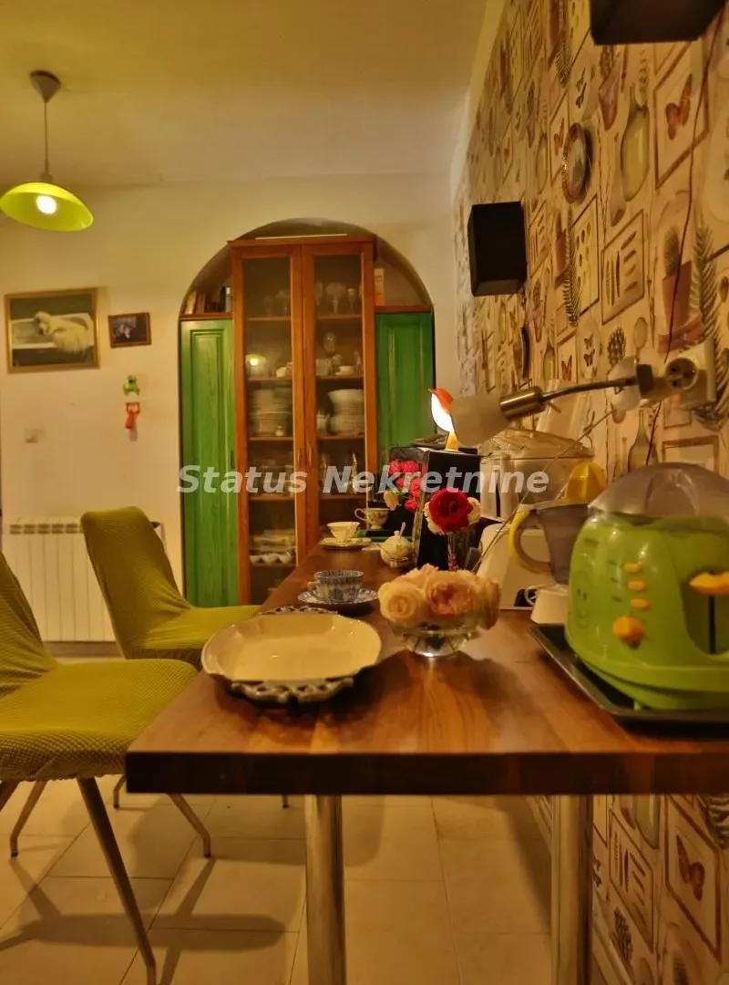 Prodaja, kuća, 322m², Ledinci, Petrovaradin