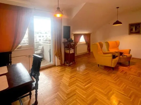 Prodaja, četvorosoban stan, 66m², Petrovaradin, Novi Sad