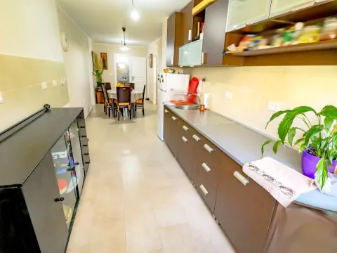 Sale, three bedroom apartment, 112m², Bar, Crna Gora - image 10