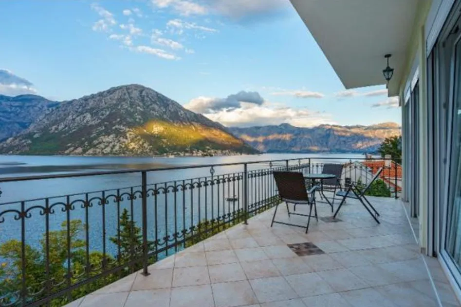 Prodaja, kuća, 358m², Kostanjica, Kotor