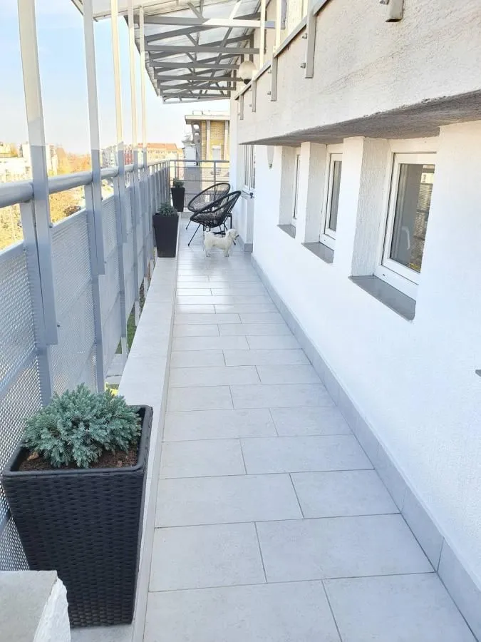 Prodaja, trosoban stan, 124m², Nova Detelinara, Novi Sad Sve Podlokacije