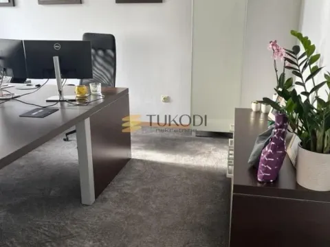 Izdavanje, poslovni prostor, 780m², Novo naselje, Novi Sad - image 25