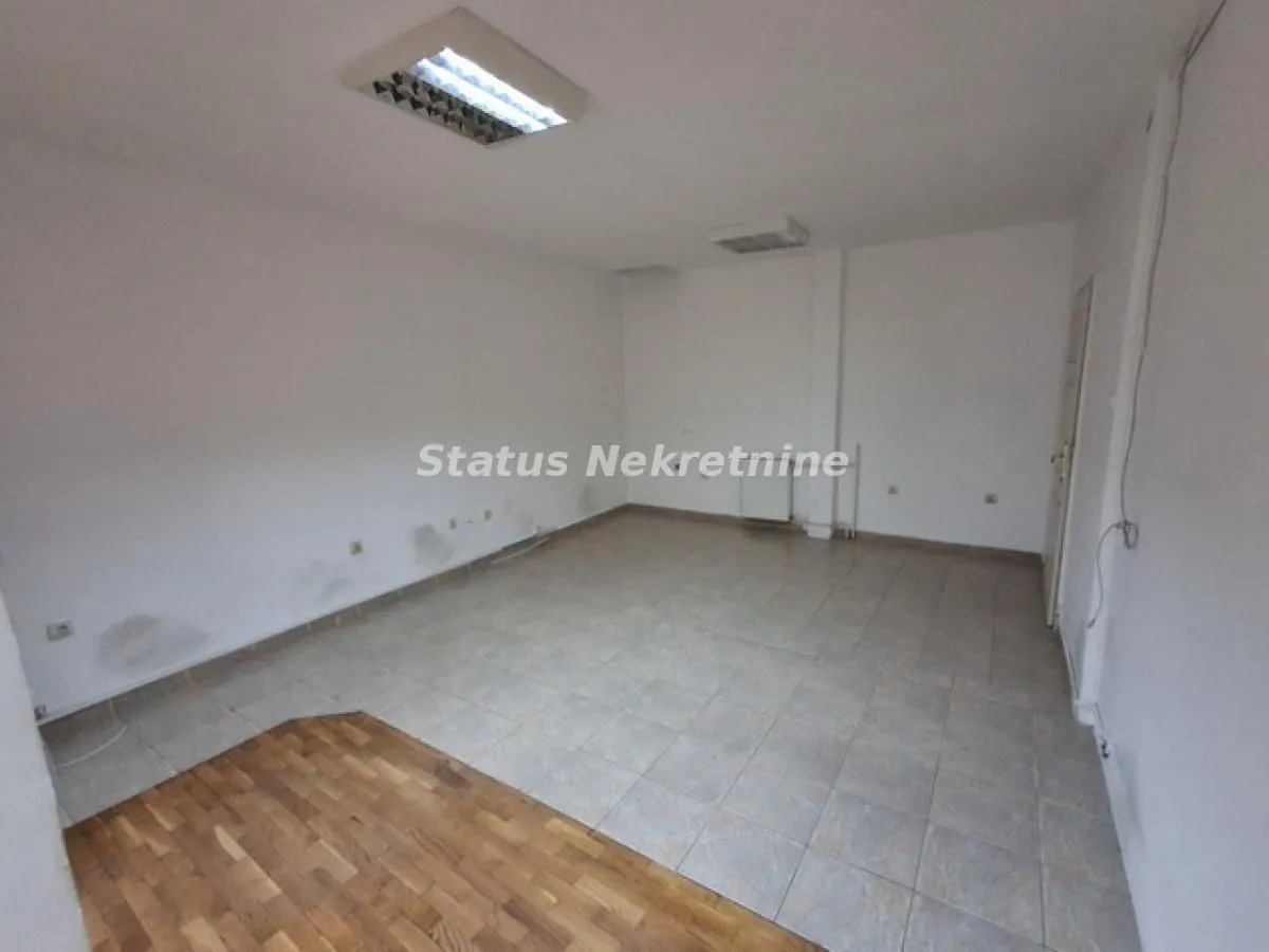 Izdavanje, stan, 170m², Centar, Novi Sad