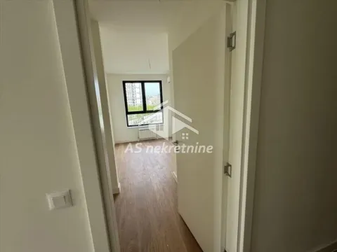 Izdavanje, trosoban stan, 79m², Savski Venac, Beograd - image 6
