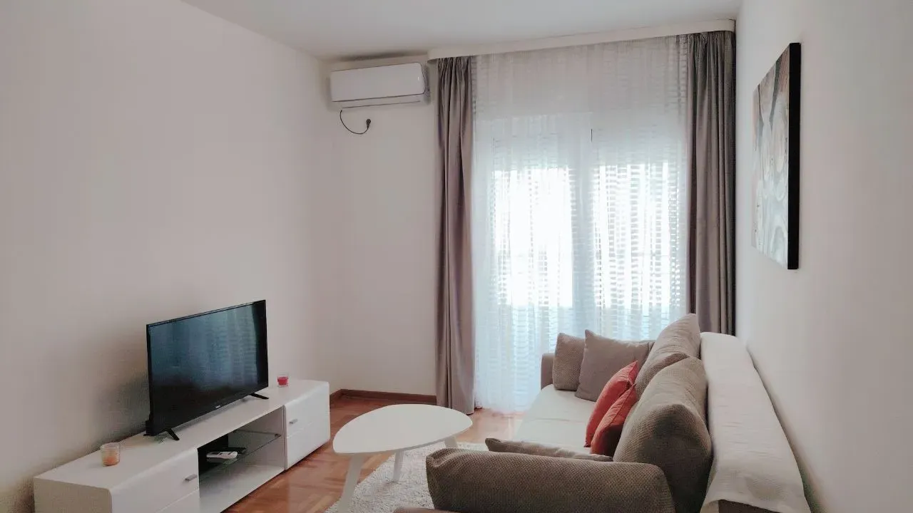 Rent, one bedroom apartment, 40m², Golubovina, Budva