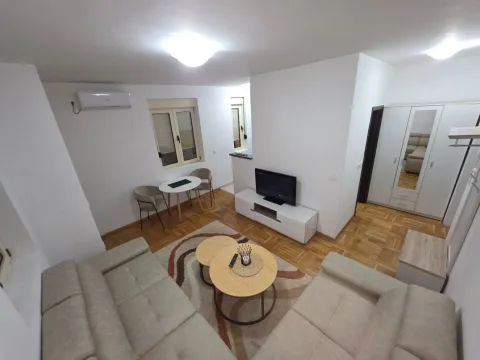 Izdavanje, jednosoban stan, 30m², Zabjelo, Podgorica - image 12