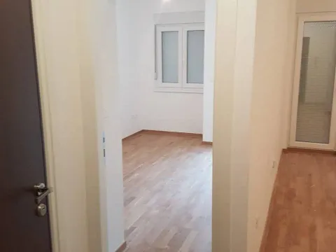 Izdavanje, jednosoban stan, 44m², City Kej, Podgorica - image 12