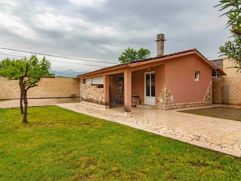 Prodaja, kuća, 400m², Glavica, Danilovgrad - image 26