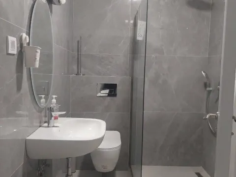 Rent, one bedroom apartment, 38m², Bulevar, Budva - image 7