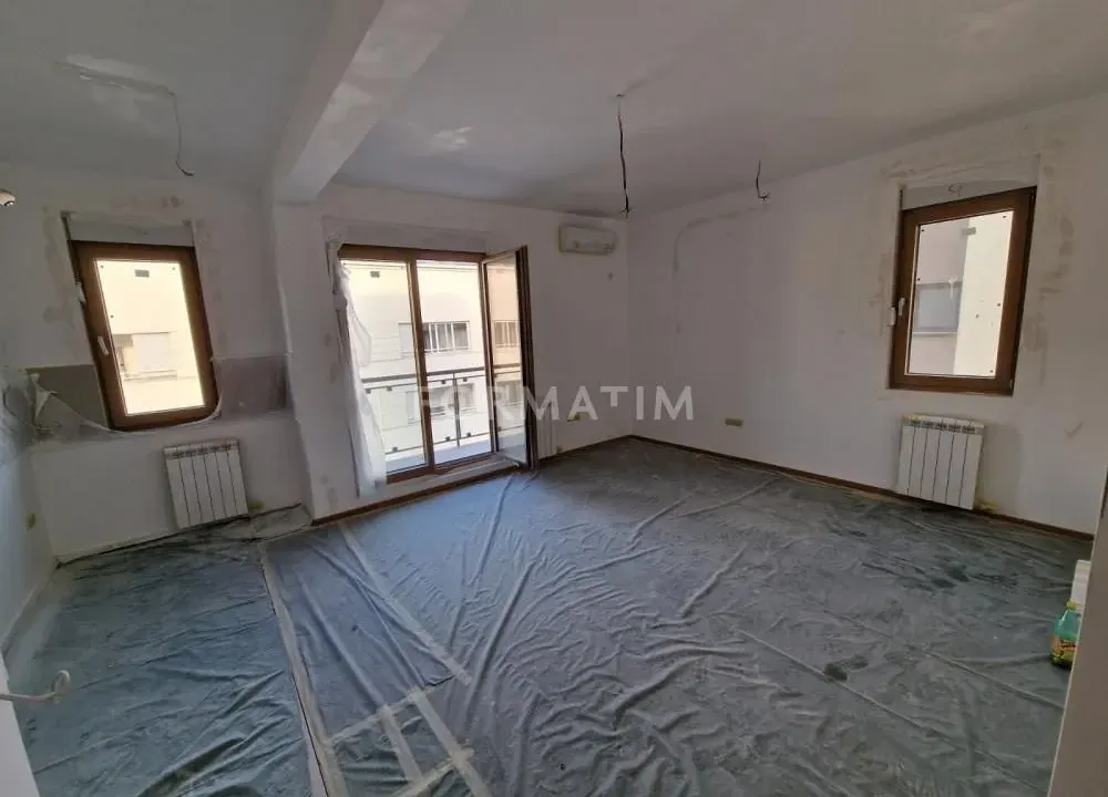 Sale, three bedroom apartment, 73m², Kluz, Zvezdara Sve Podlokacije