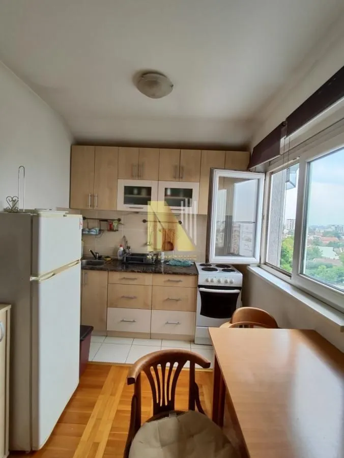 Izdavanje, garsonjera, 25m², Salajka, Novi Sad Sve Podlokacije
