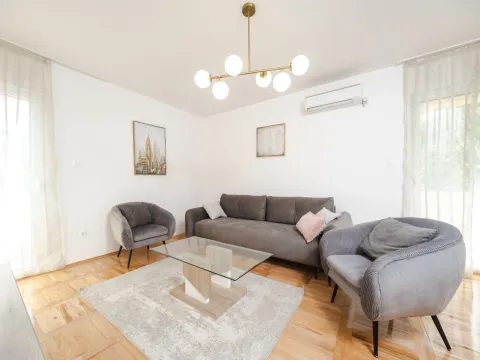 Rent, one bedroom apartment, 56m², Budva, Crna Gora - image 3