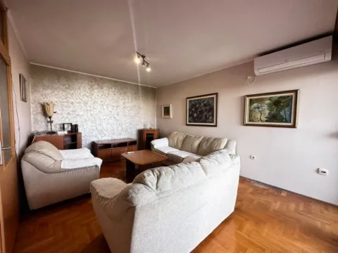 Prodaja, trosoban stan, 105m², Blok 6, Podgorica - image 5