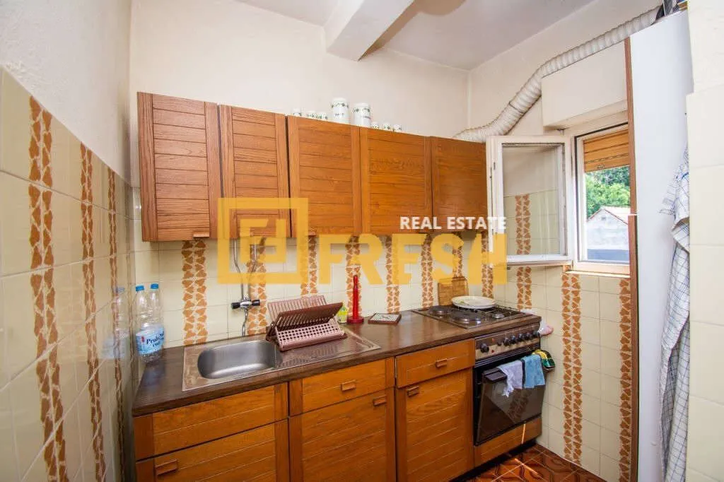 Rent, house, 214m², Tološi, Podgorica