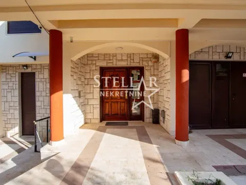 Izdavanje, kuća, 320m², Gorica C, Podgorica - image 3