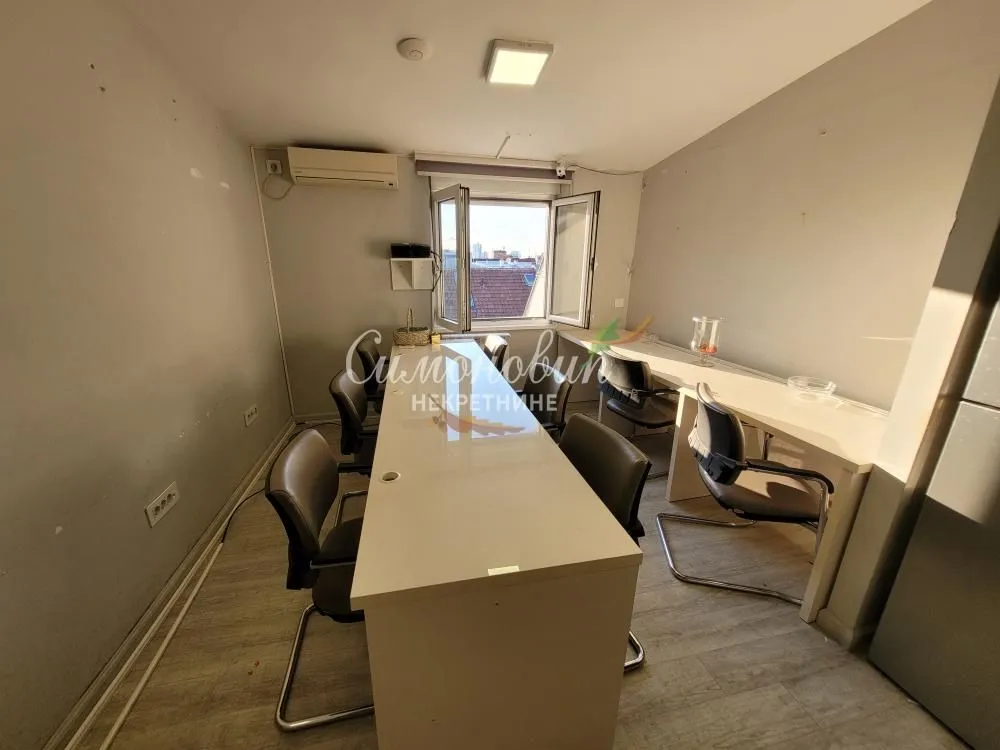 Prodaja, četvorosoban stan, 118m², Đeram Pijaca, Beograd