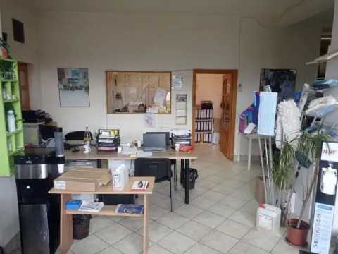 Poslovni prostor in Altina