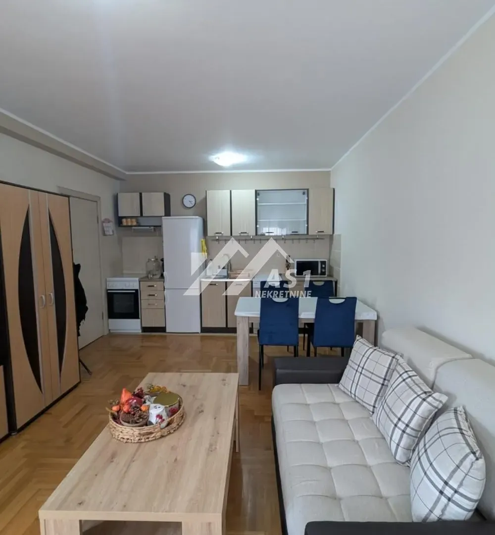 Izdavanje, jednosoban stan, 40m², Grbavica, Novi Sad Sve Podlokacije