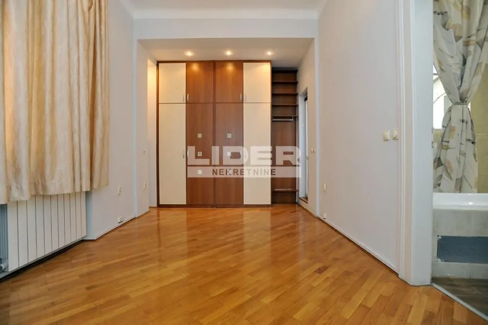 Rent, office space, 160m², Stari Grad, Beograd