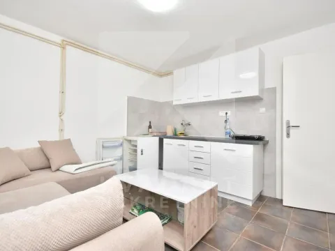 Rent, house, 250m², Stari Aerodrom, Podgorica - image 21