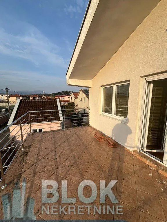 Izdavanje, kuća, 300m², Donja Gorica, Podgorica
