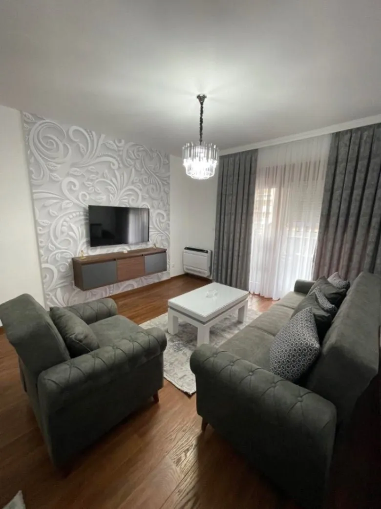Izdavanje, dvosoban stan, 70m², Master Kvart, Podgorica