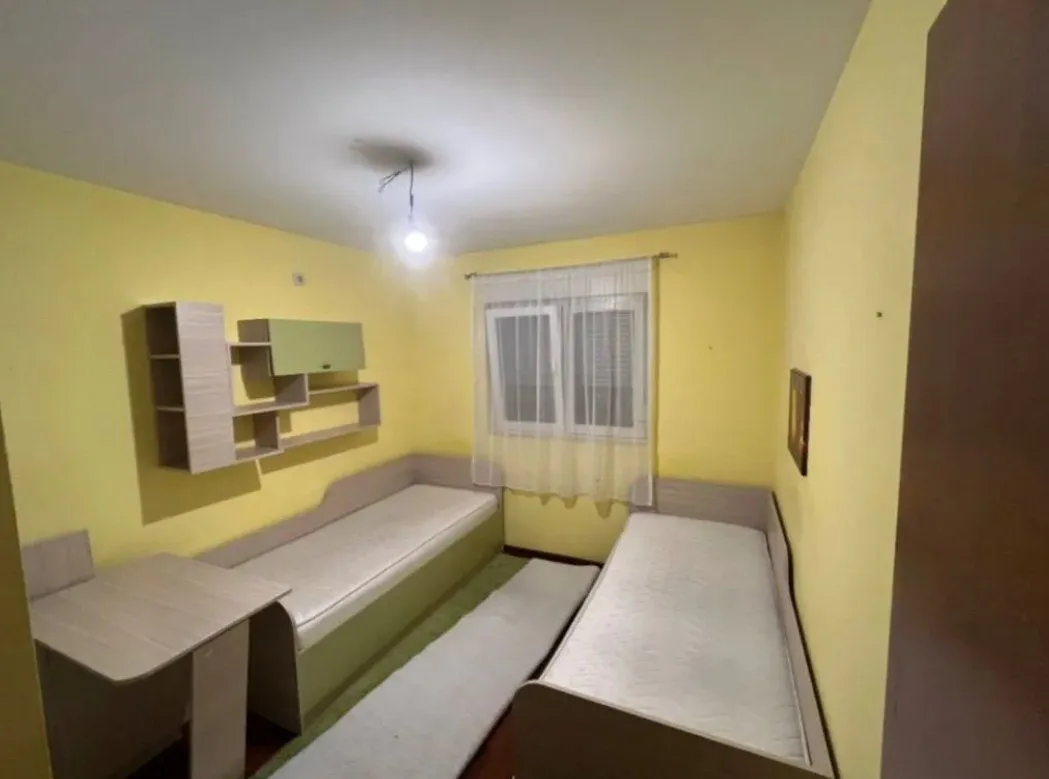 Izdavanje, dvosoban stan, 63m², Stari Aerodrom, Podgorica