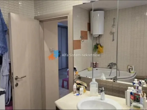 Izdavanje, trosoban stan, 70m², Kalenić Pijaca, Vračar Sve Podlokacije - image 8