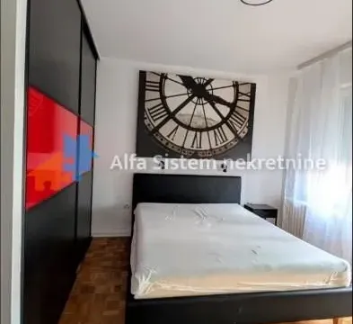 Izdavanje, trosoban stan, 86m², Vračar Sve Podlokacije, Beograd - image 16