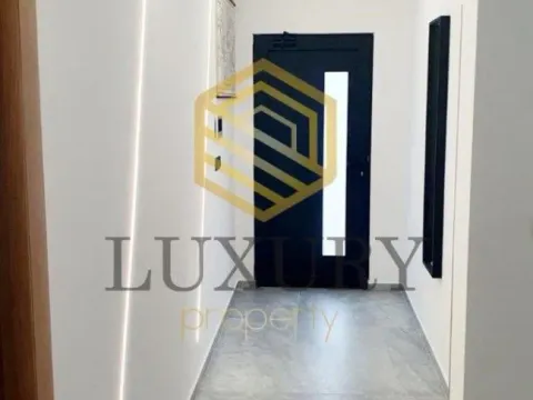 Izdavanje, kuća, 190m², Tološi, Podgorica - image 3